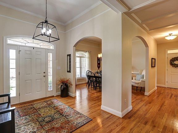 4th image of 2388 Colby Dr