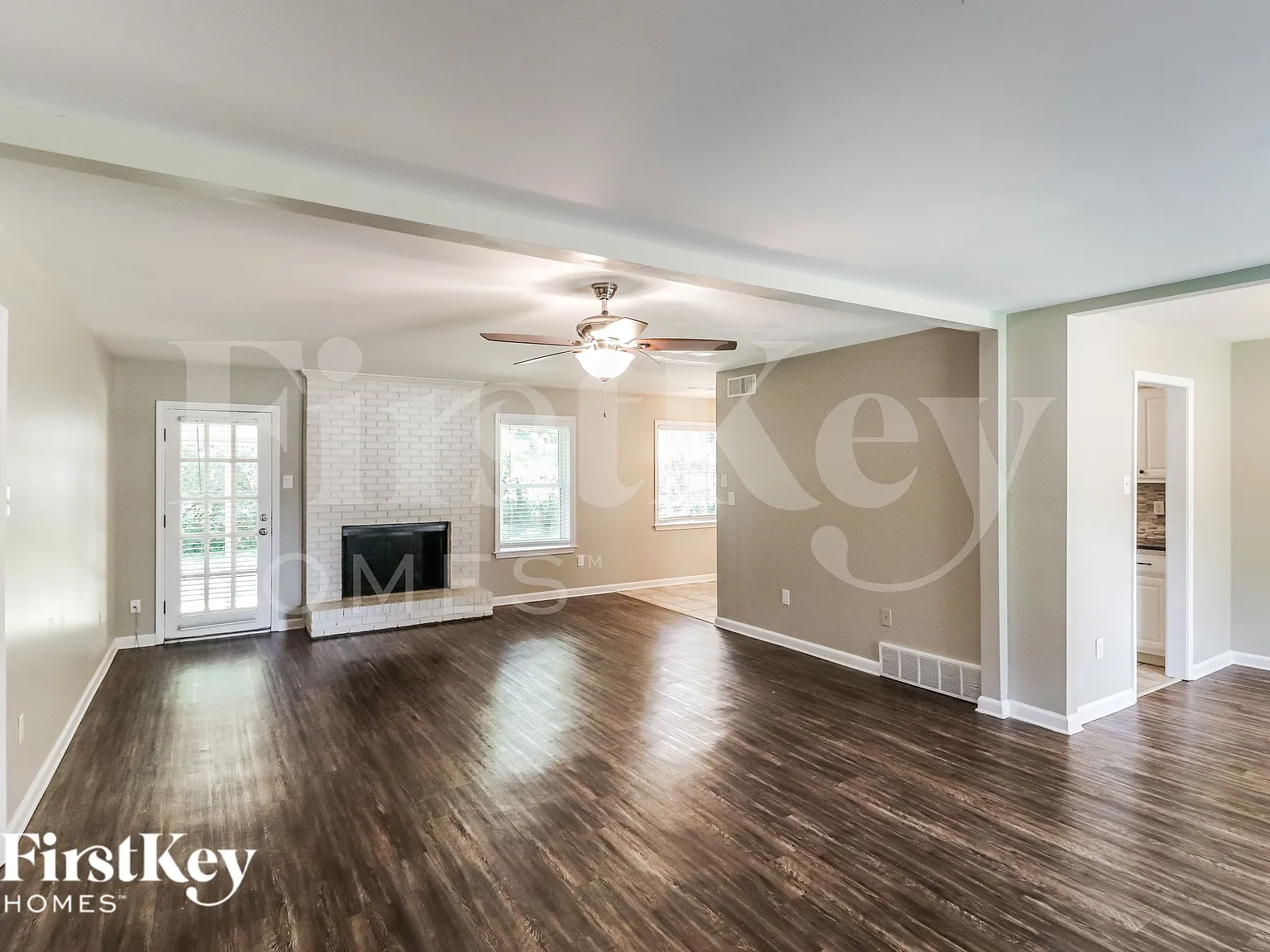 5 bed, 2.0 bath, 2293 sqft, $2,315 — Photo 3