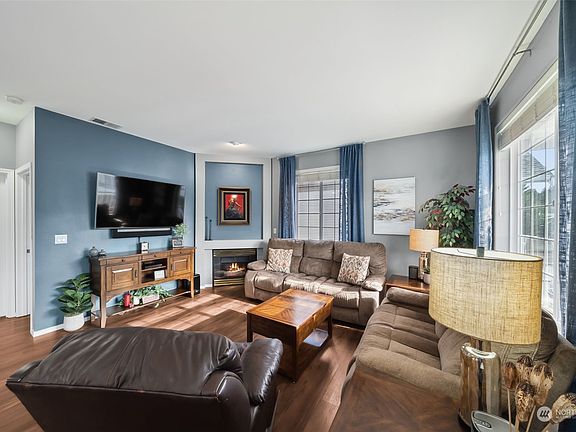 4th image of 1002 9th Avenue SE #E204