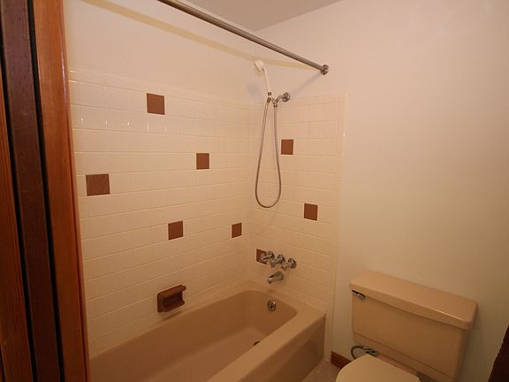 5th image of 7521 Mark Ave