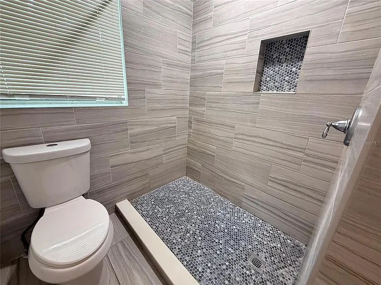 13 Volusia Dr — Photo 8