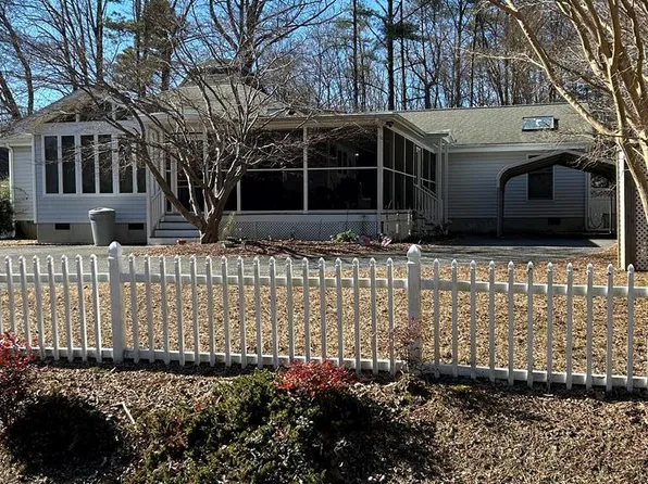 400 Blackwells Wharf Rd, Burgess, VA 22432