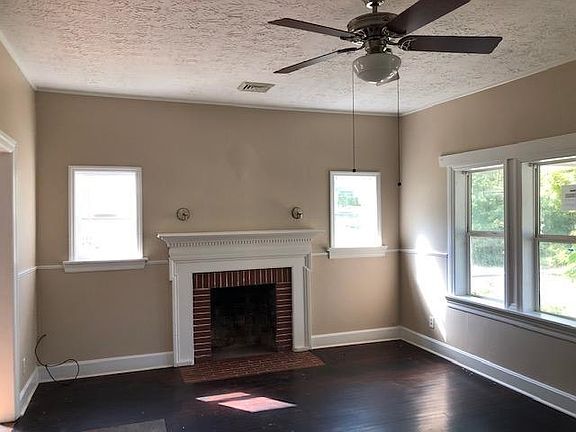 4th image of 380 Chili St