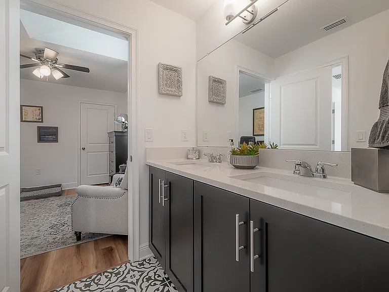 1714 E Lambright St — Photo 39