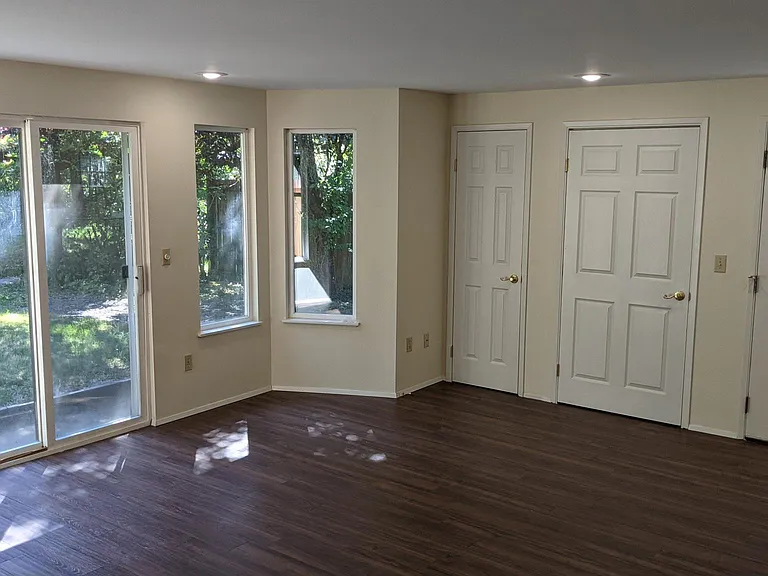 23223 Lower Dorre Don Way SE — Photo 8