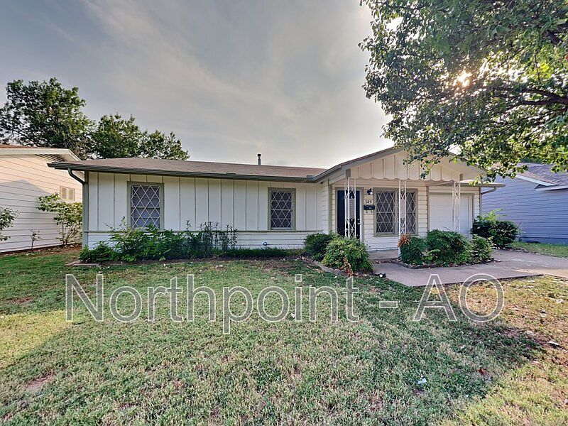 1st image of 549 NW Lorna St