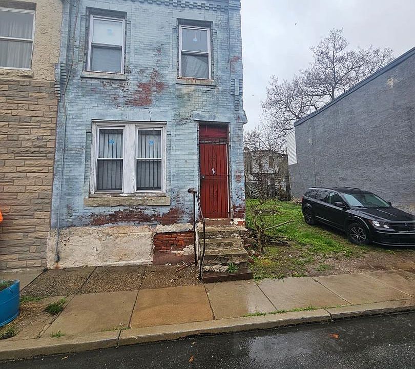 1st image of 3149 W Dakota St