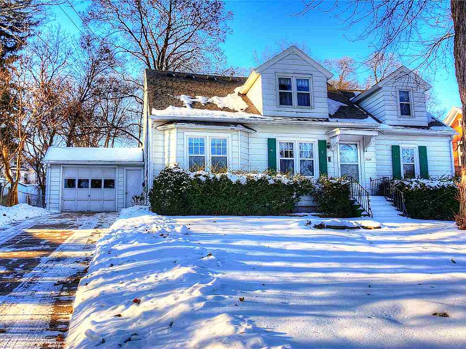 1st image of 2324 Oakwood Ave