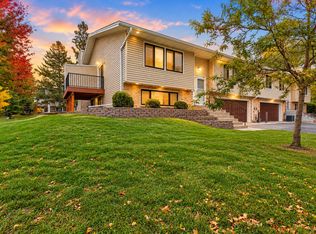 866 94th Ave NE, Blaine, MN 55434