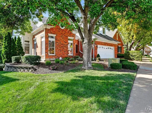 655 Spyglass Summit Dr, Chesterfield, MO 63017