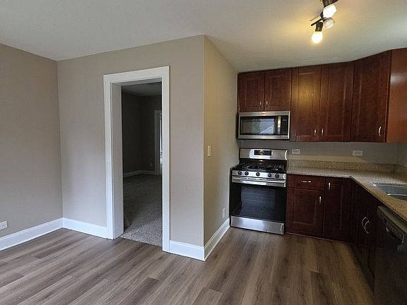 2nd image of 118 N Washington St