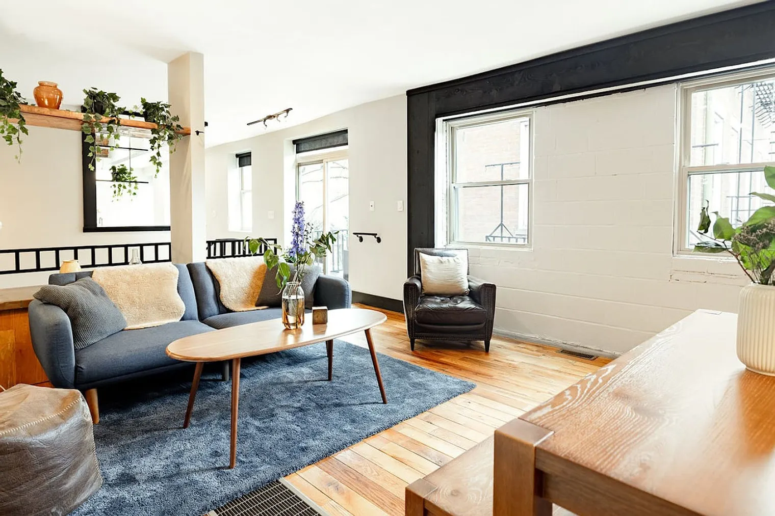 1 bed, 1.0 bath, 1184 sqft, $2,310 — Photo 2