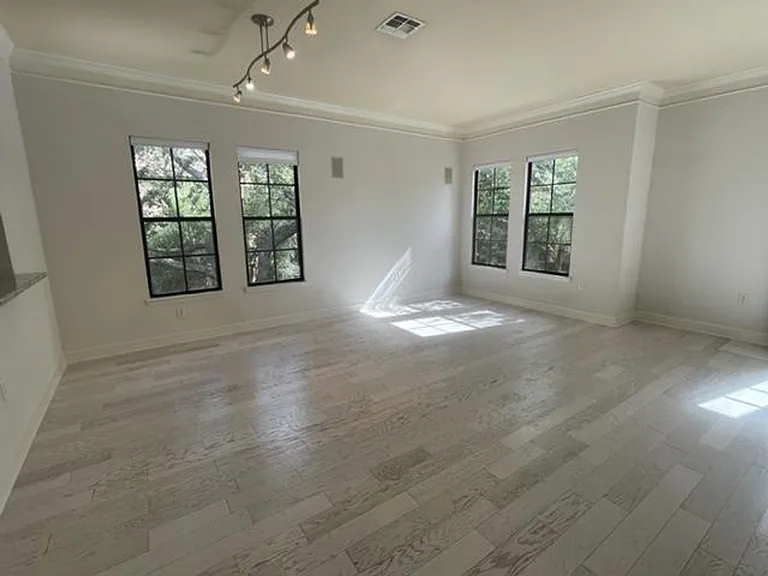 506 Mirasol Cir #101 — Photo 3