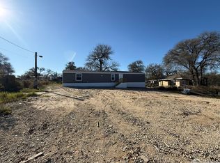 4634 Waterwood Pass, Elmendorf, TX 78112
