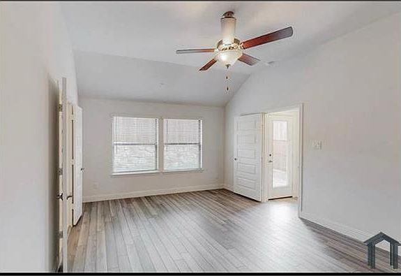 3rd image of 272 Tallgrass Dr