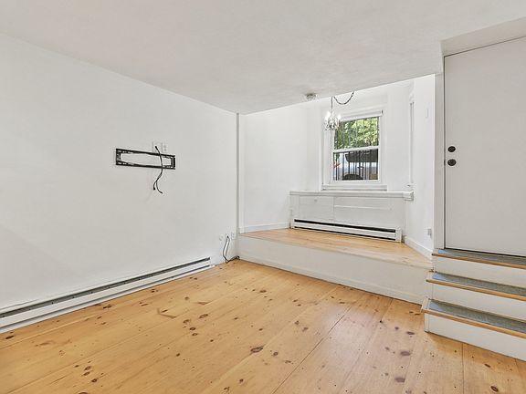 4th image of 15 Saint George St #A