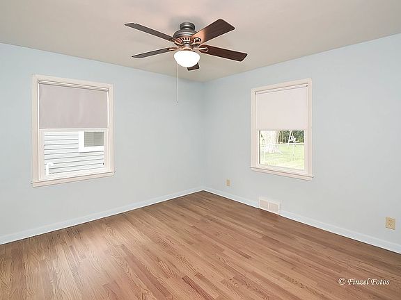 5th image of 315 Schryver Ave