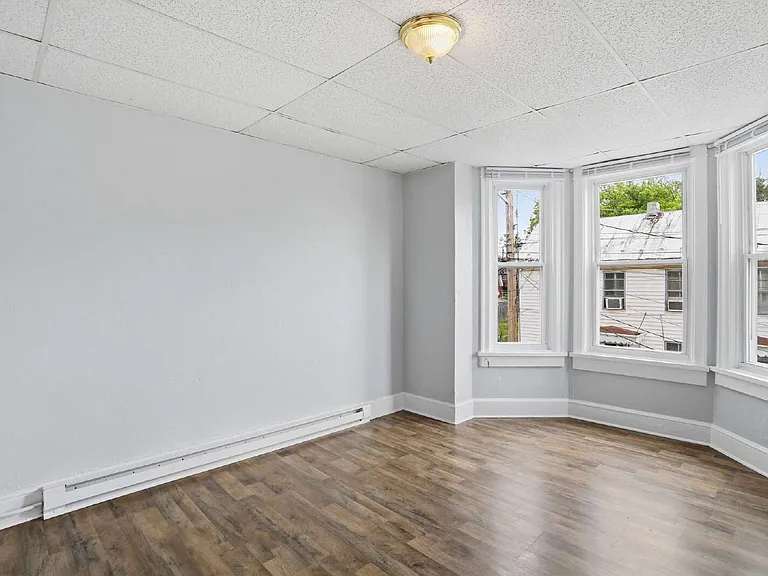 207 N Mulberry St — Photo 7