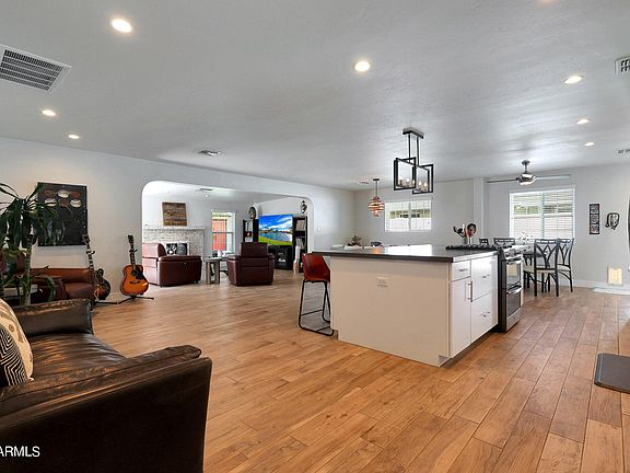 4th image of 1508 E SAN MIGUEL Avenue
