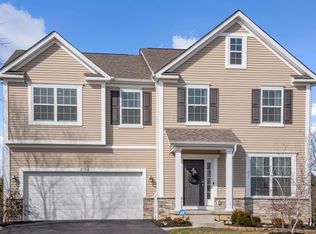 2054 English Turn Dr, Grove City, OH 43123