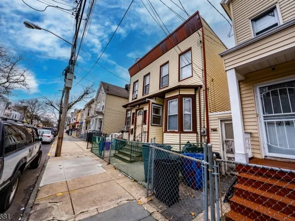 212 Parker St, Newark City, NJ 07104