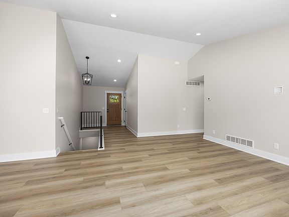 5th image of 3286 Stonehill Ct