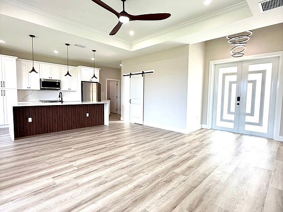 5th image of 139 Partridge St