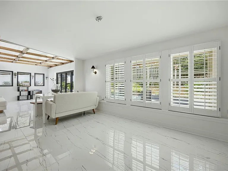 2220 Spring Mill Cv — Photo 18