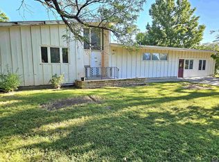 4640 SW 35th St, Topeka, KS 66614