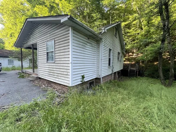 2149 Oakhurst Dr, Charleston, WV 25309