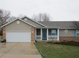 8 Valley Ct, Saint Clair, MO 63077