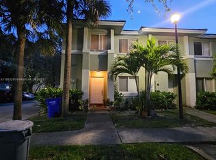 126 Hidden Court Rd, Hollywood, FL 33023