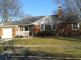 1129 Robinhood Ln, La Grange Park, IL 60526