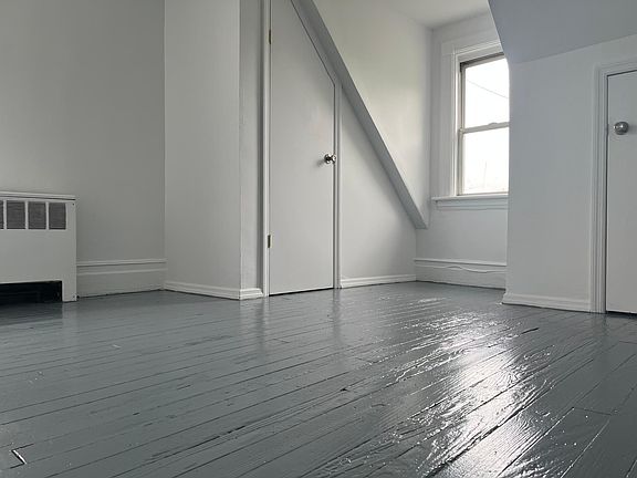 3rd image of 126 N Columbus Ave #3
