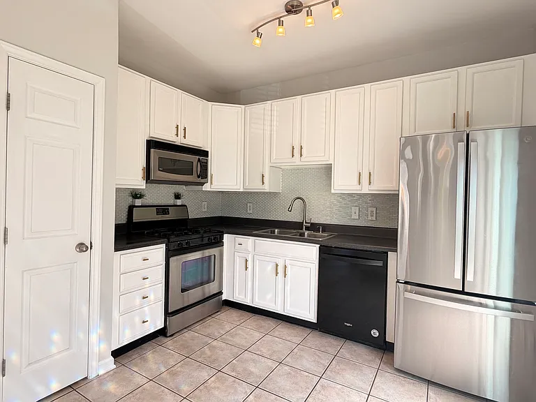 2211 Raven Rd #108 — Photo 5