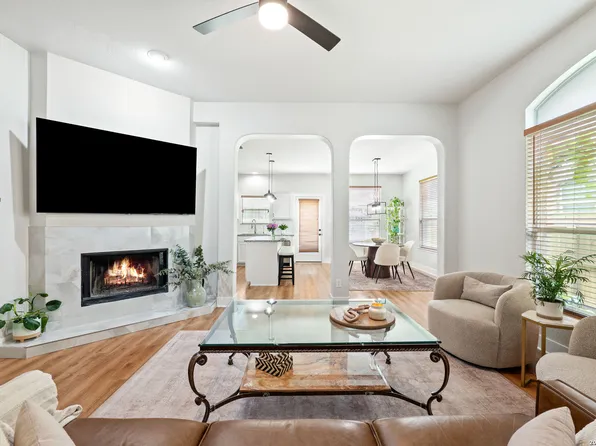 8355 Piney Wood Run, San Antonio, TX 78255