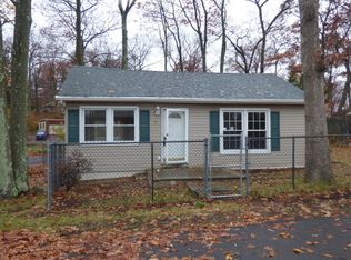 15 E Madison Trl, Hopatcong, NJ 07843