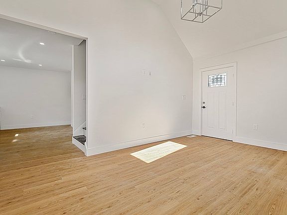 4th image of 99 North St #3