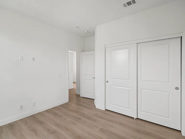 217 Wicker — Photo 35