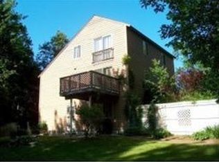 7 S Landing Rd, Sandown, NH 03873