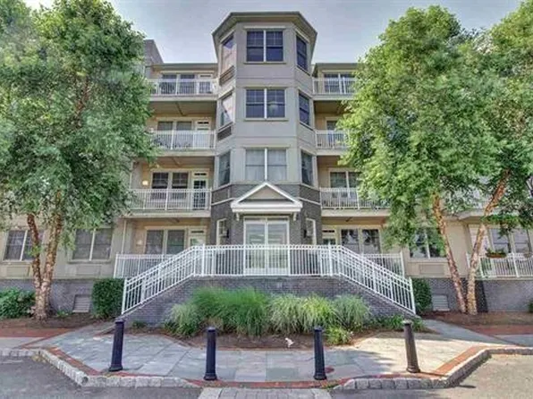 15 Enterprise Ct APT 404, Jersey City, NJ 07305
