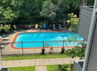 1311 Prospect Village Ln APT F, Ballwin, MO 63021