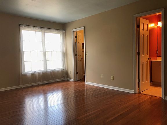 5th image of 169 Emerald Dr