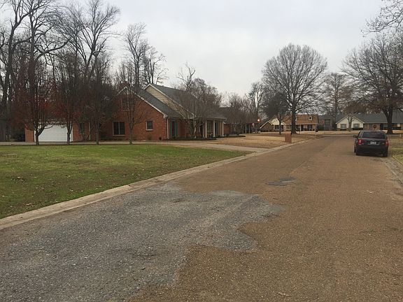 4th image of 1526 Woodcrest Cv