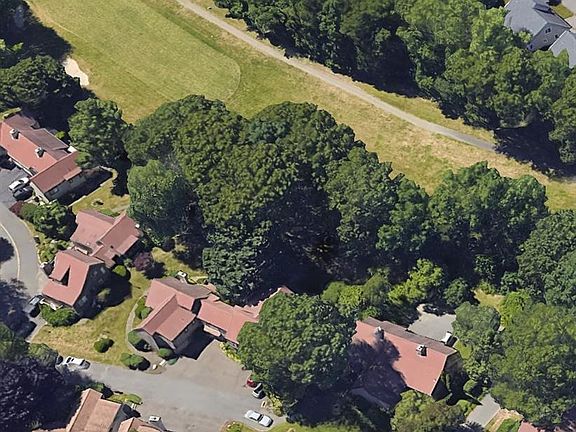 2nd image of 527 Chapokele Ln #A