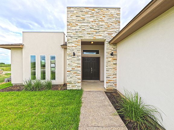 3rd image of 6110 Maryam Dr