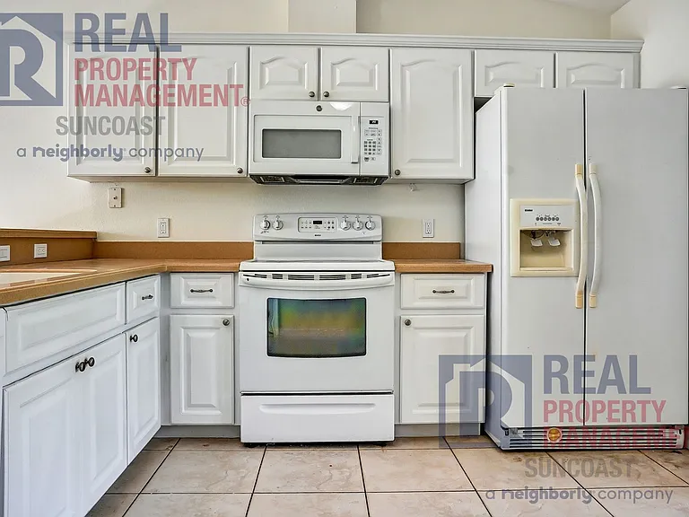 230 Rotonda Blvd W #A — Photo 11