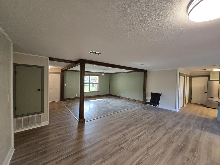 7458 Woodside Rd — Photo 5