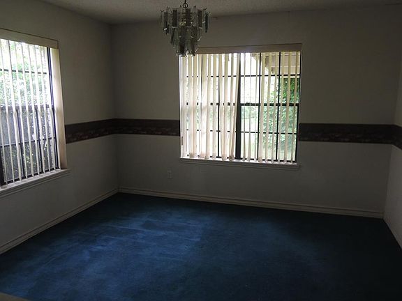 5th image of 101 Pecanwood Pl