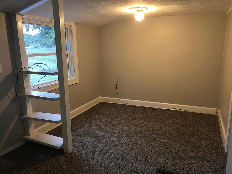 1009 Bellevue Dr — Photo 11